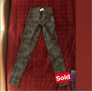 Camo leggings fits great